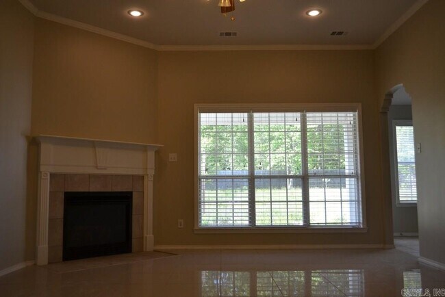 Foto del edificio - 302 Brookside Dr