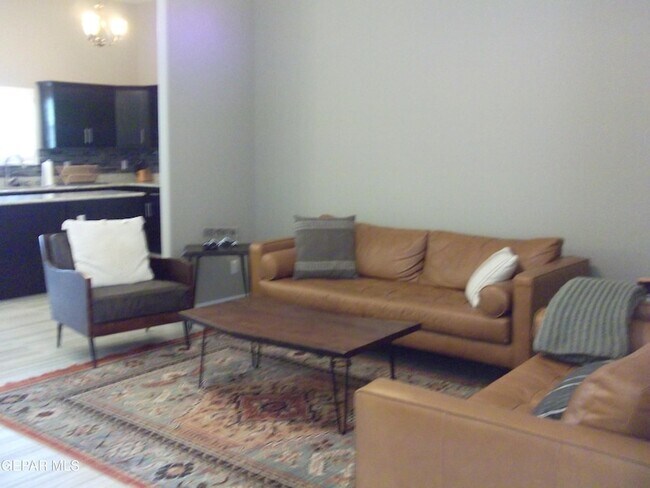 Foto del edificio - 7836 Enchanted View Dr