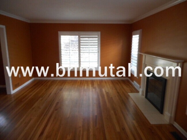 Building Photo - 1632 E Kensington Ave