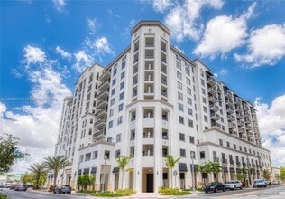 Building Photo - 301 Altara Ave