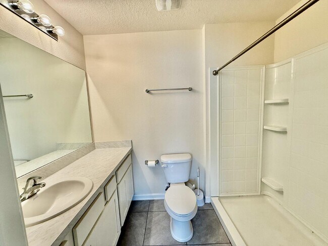 Foto del edificio - Beautiful 3/2.5 Townhome available for rent in Oakleaf