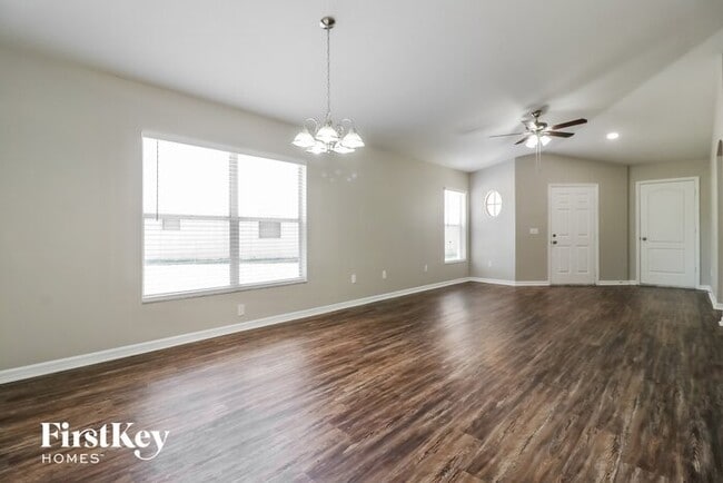 Building Photo - 905 Lake Shore Ranch Dr