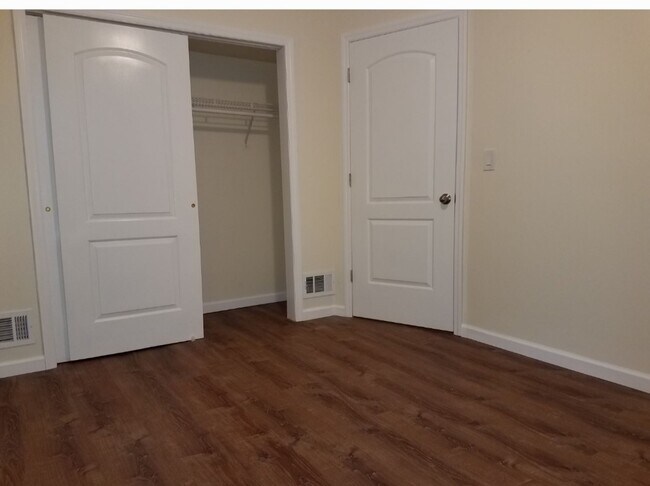 Entrance . - 38 Van Wyck Ave