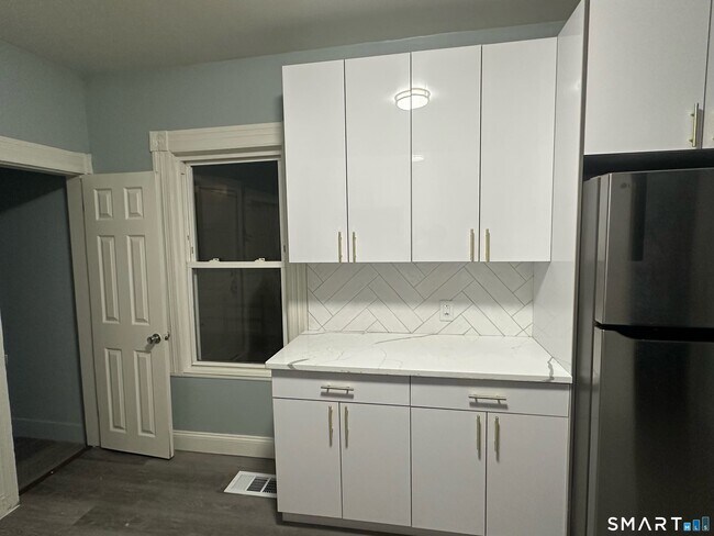 Foto del edificio - 268 Davenport Ave