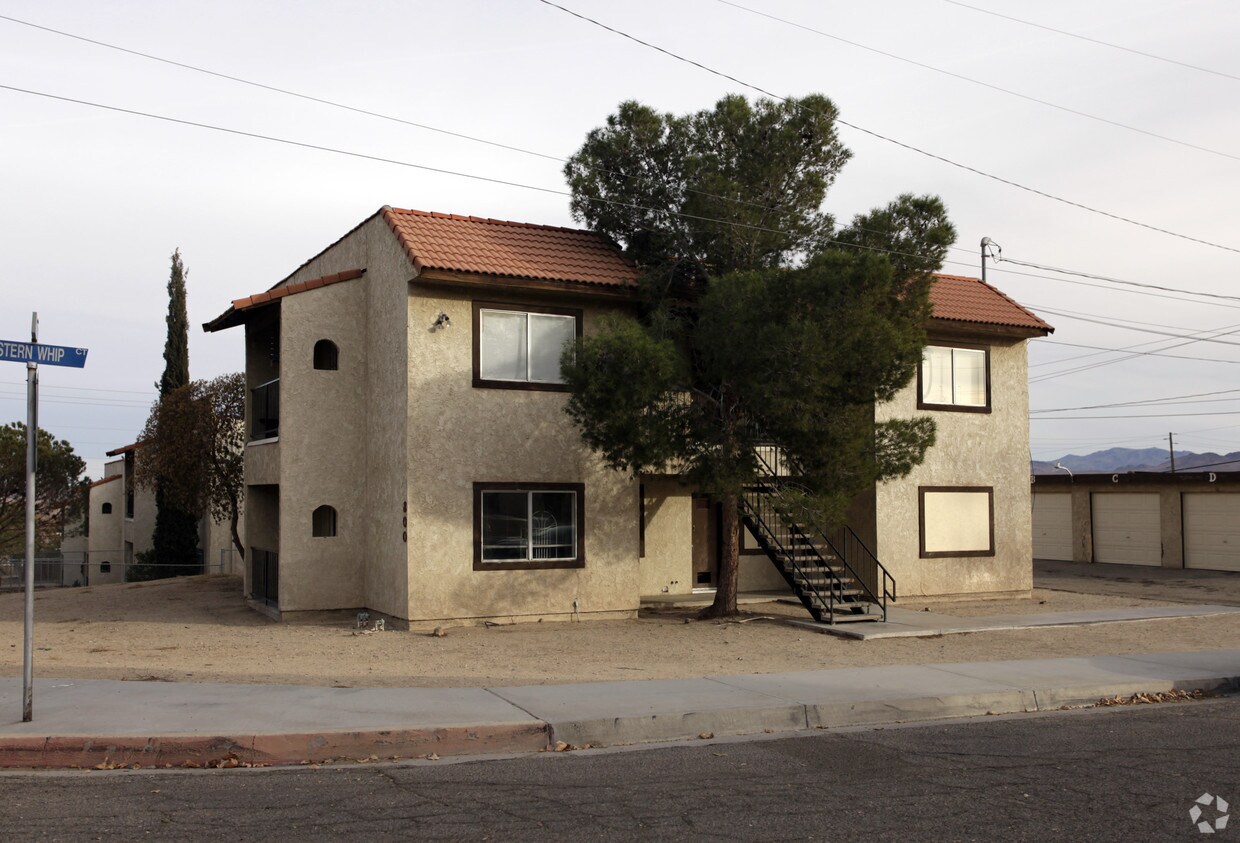 Foto principal - 800 E Virginia Way