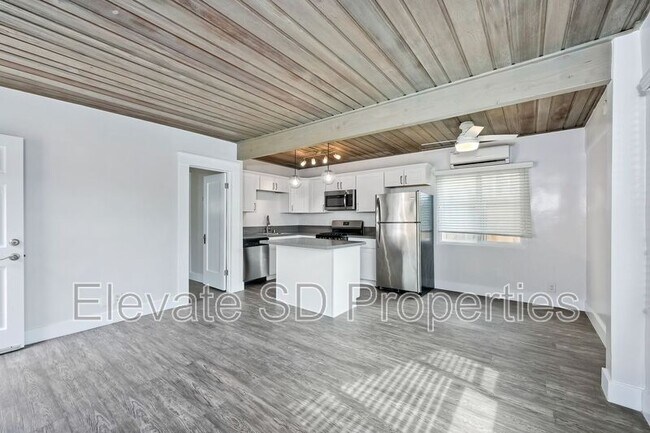 Foto del edificio - 5172 W Point Loma Blvd