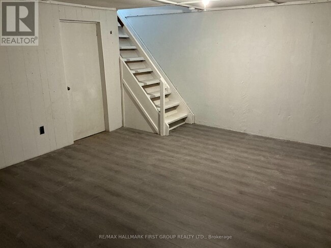 Building Photo - 361 Linden St