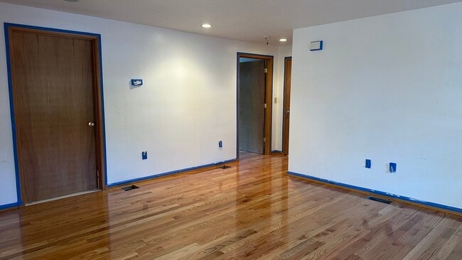 Building Photo - 40 Emilissa Ln
