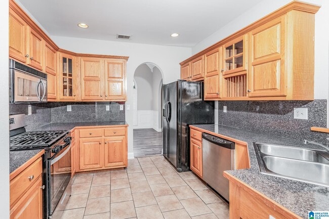 Building Photo - 104 Hermitage Ln