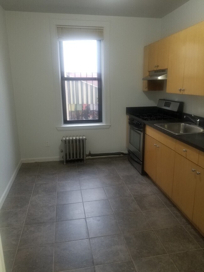 kitchen - 37-27 60th St