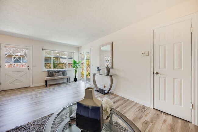 Foto del edificio - 934 Goodwin Ave