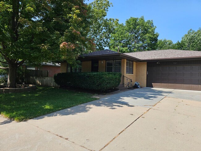 Foto del edificio - Stunning Ranch 4 bedroom