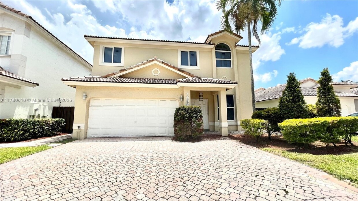 Foto principal - 10980 NW 73rd St