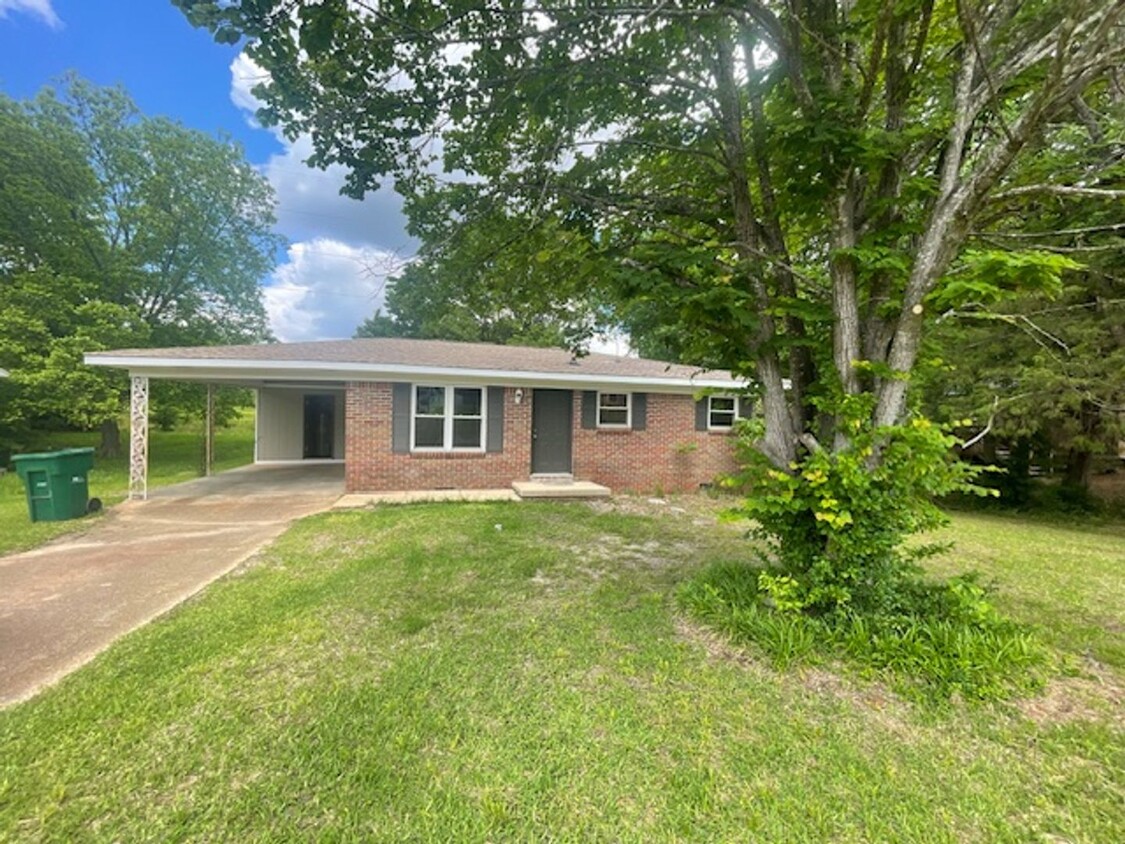 Foto principal - Renovated 3 Bedroom 1 Bath Home for Rent!!