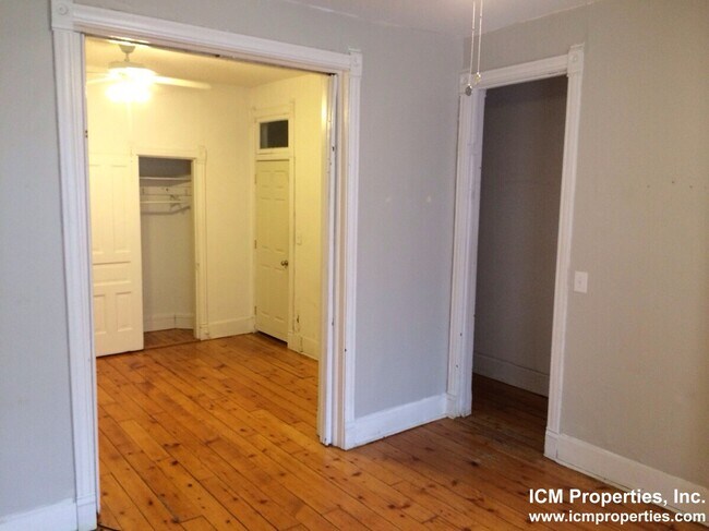 Building Photo - 2600 N Racine Ave