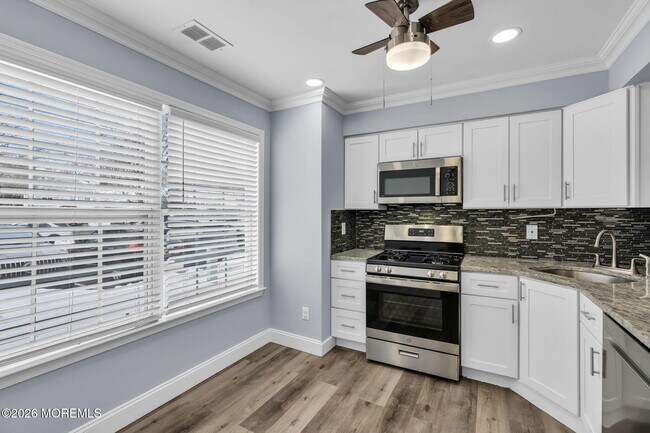 Foto del edificio - 401 Hampton Ct
