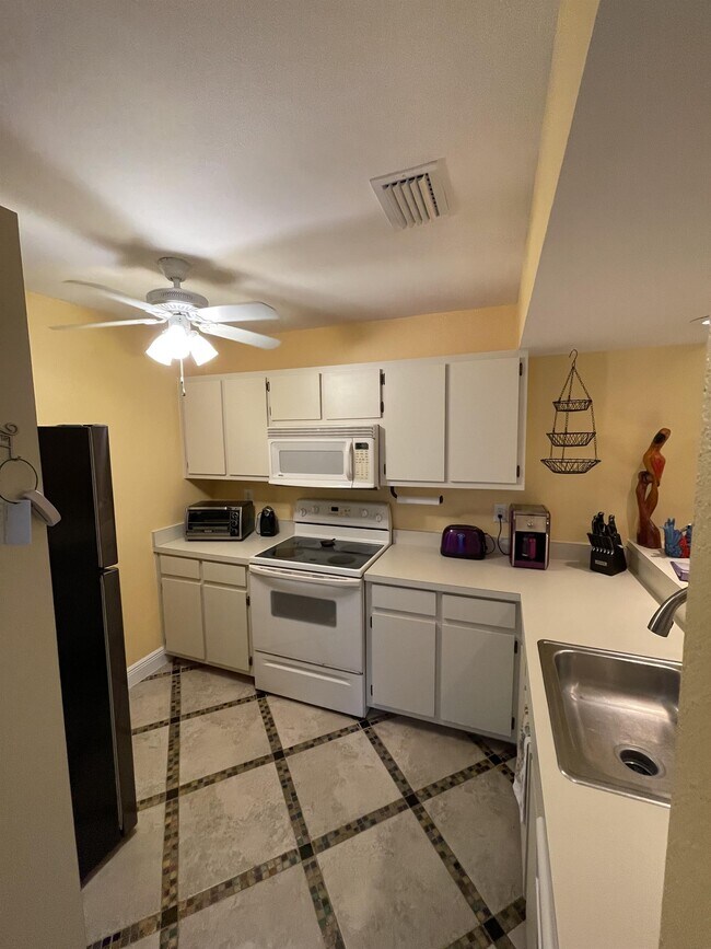 Building Photo - 14861 Summerlin Woods Dr