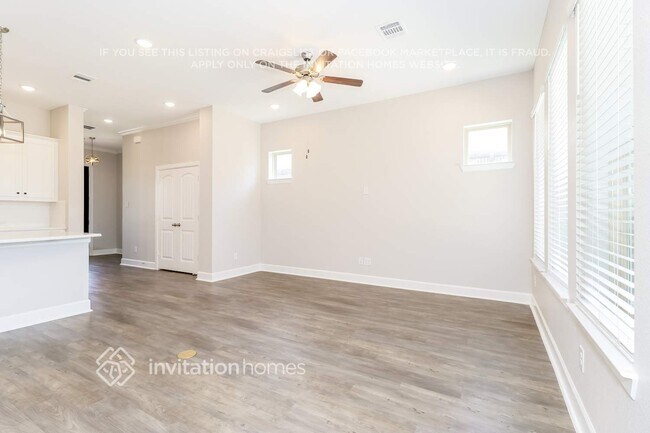Foto del edificio - 813 Parkside Dr