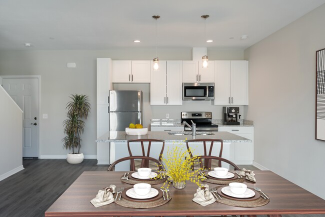 Whitney Place Comedor y cocina - Whitney Place Townhomes