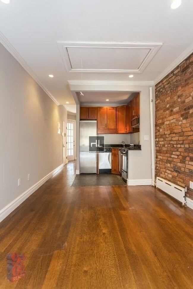 Building Photo - First Avenue