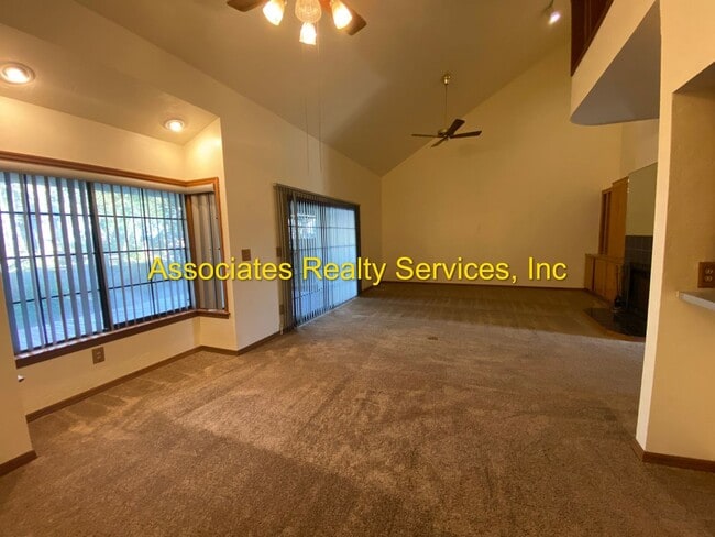Building Photo - Beautiful Boardwalk - Private Pond View!