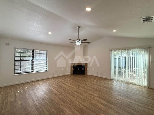 Foto del edificio - 10038 Raven Field Dr
