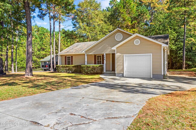 Building Photo - 149 Live Oak Dr