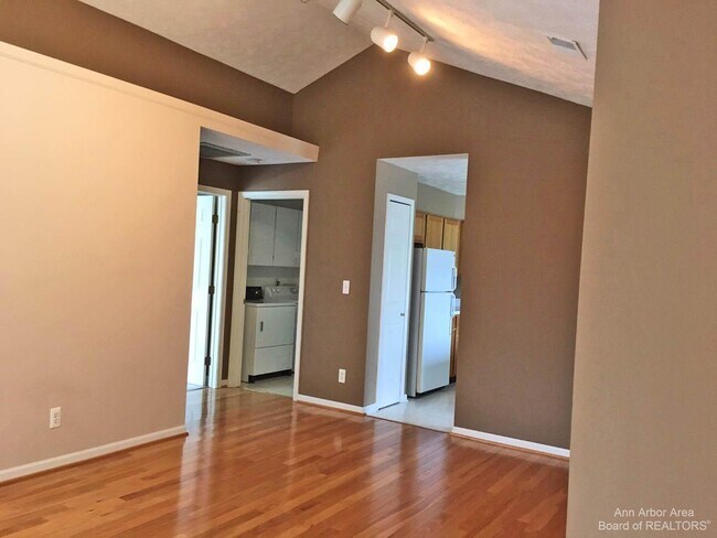 Building Photo - 1674 Coburn Dr