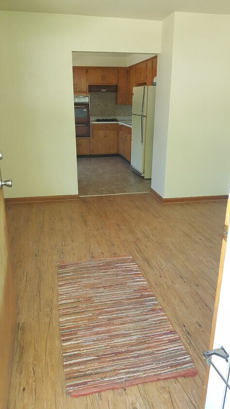 Building Photo - Elmore