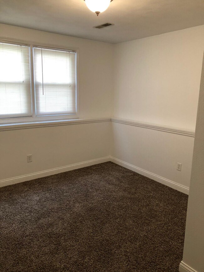 bedroom - 9 Cedar Ct