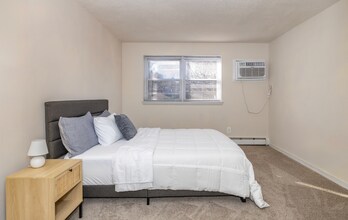 Interior Photo - Colonial Point Apartments