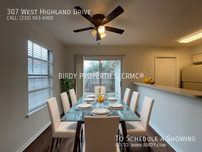 Building Photo - "Charming Townhouse Retreat: 2 Bed, 1.5 Ba...