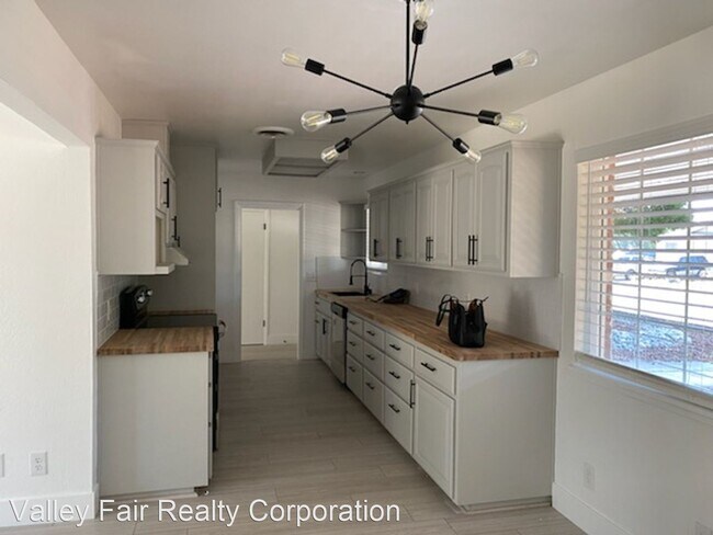 Building Photo - 4 br, 2 bath House - 1133 Speckert LN