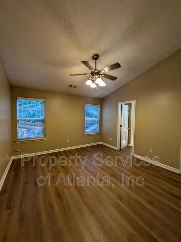 Foto del edificio - 518 Arbor Ridge Dr
