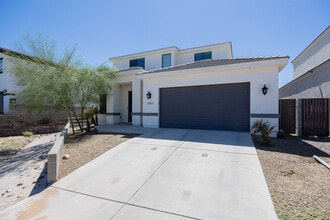 Building Photo - 1409 E Shangri La Rd