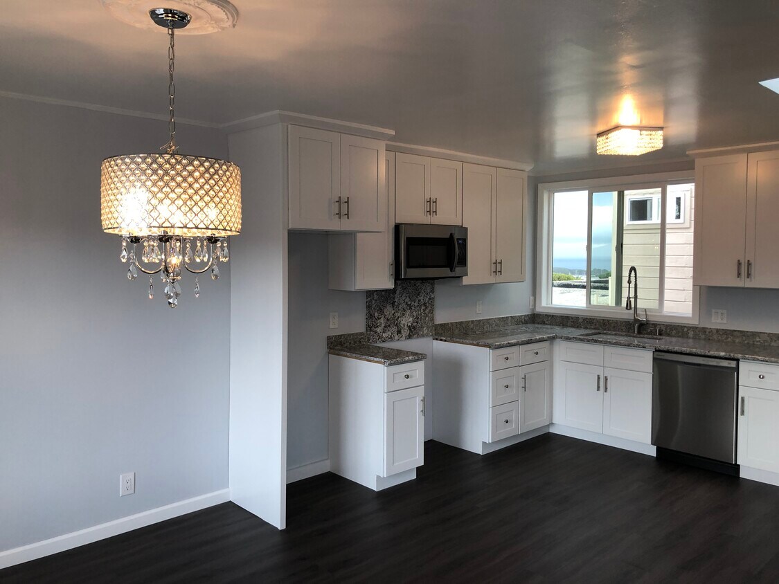 Open floor plan Dining/Kitchen - 2411 29th Ave