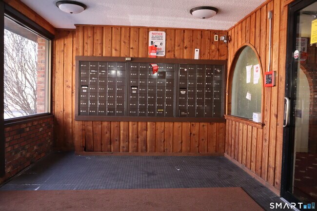 Foto del edificio - 1274 E Main St