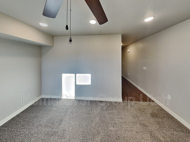 Building Photo - 8192 N Boulder Ln