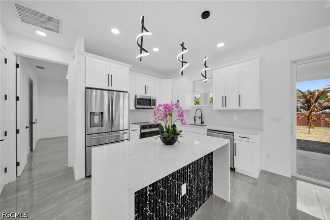 Foto del edificio - 3300 56th St W