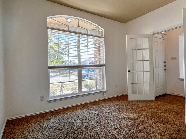 Foto del edificio - Available NOW!!!! This charming 1 story, 4...