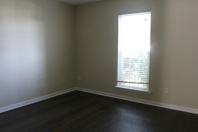 Foto del edificio - 130 Laurelwood Ct
