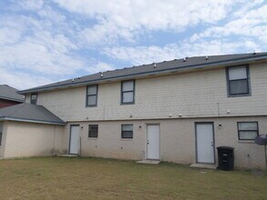 Building Photo - 1110 Leslie Cir