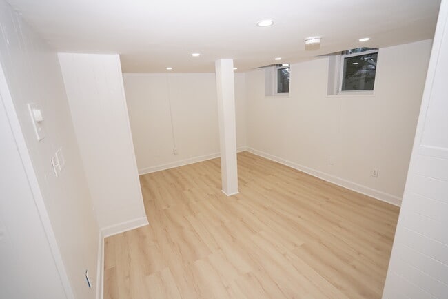 Photo - 1140 Commonwealth Ave Apartments
