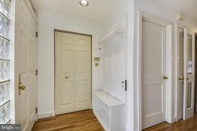 Foto del edificio - 214 Grindall St