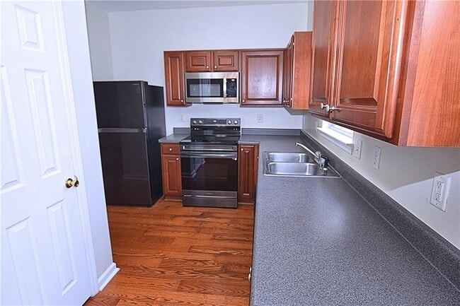 Building Photo - 3833 Pleasant Oaks Dr