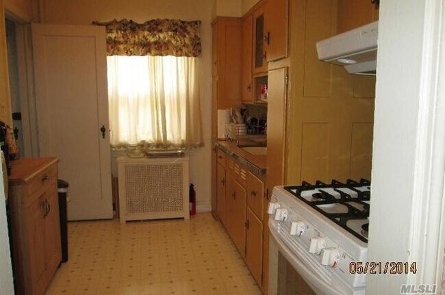 Foto del edificio - 76-35-76175 175th St