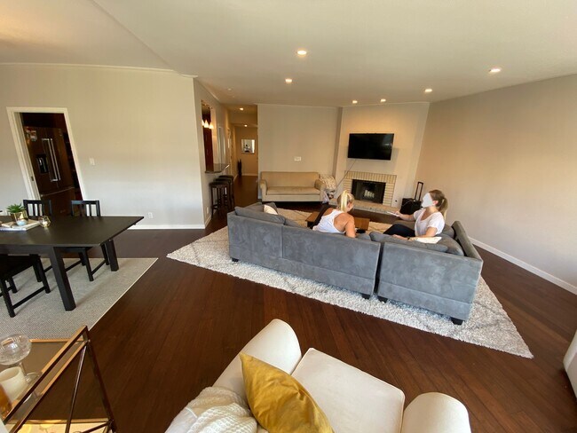 Building Photo - 1908 Filbert St