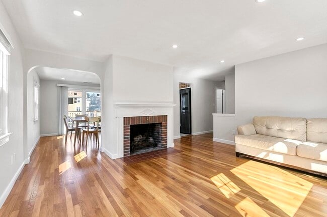 Building Photo - 74 Heywood Ave