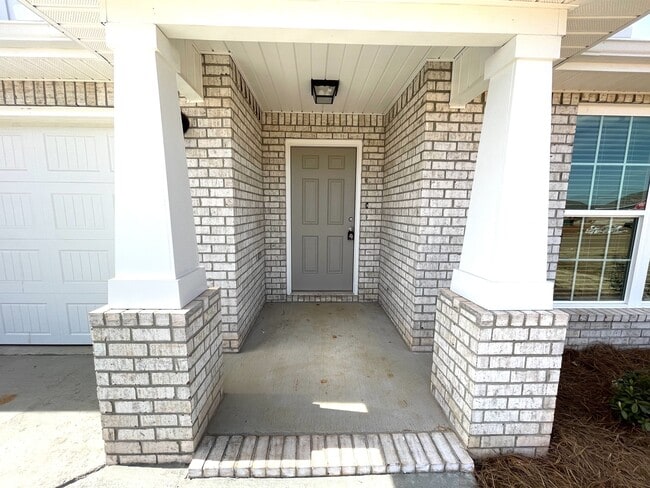 Building Photo - 12869 Tallulah Dr