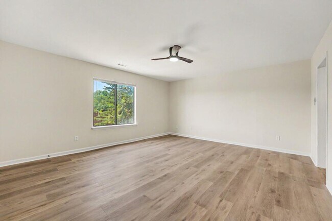 Building Photo - 1309 Hudson Ave